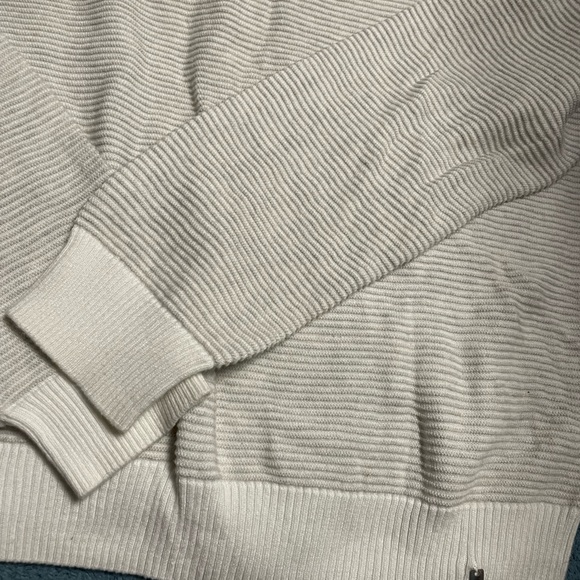 Calvin Klein sweater - Picture 4 of 4